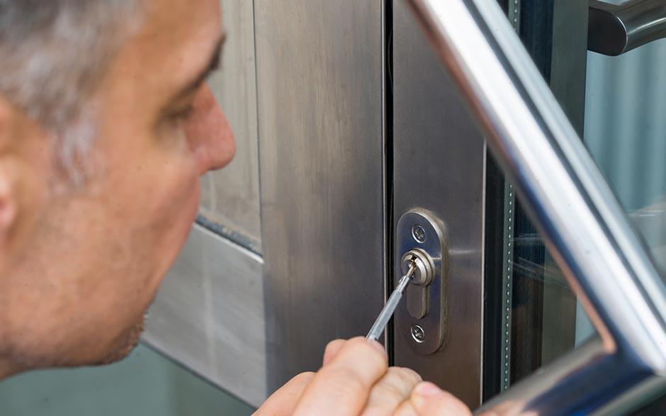  ouvrir une porte fermée à clé Paris 10